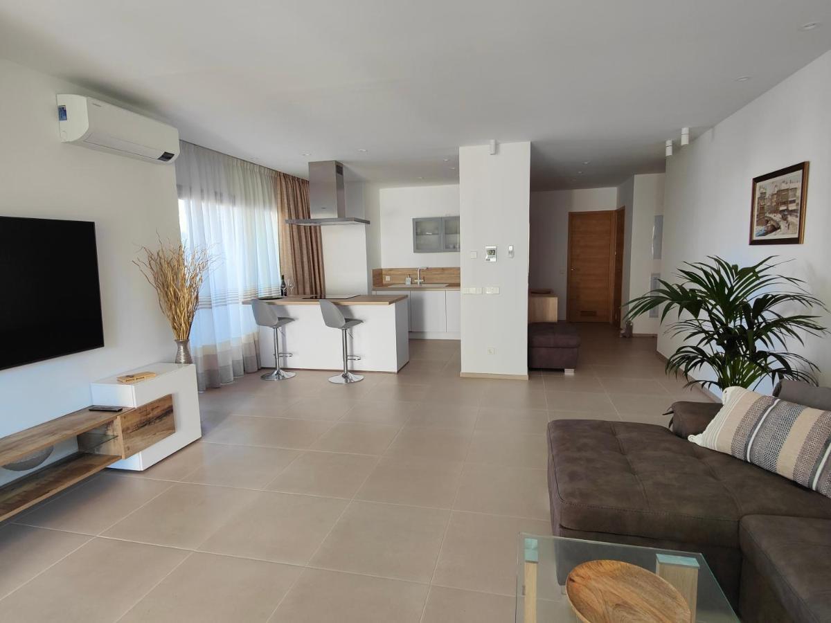 Garden Suites Luxury Apartment بالم مار المظهر الخارجي الصورة